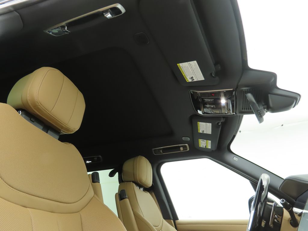 Thumbnail: 2025 Land Rover Range Rover - 18