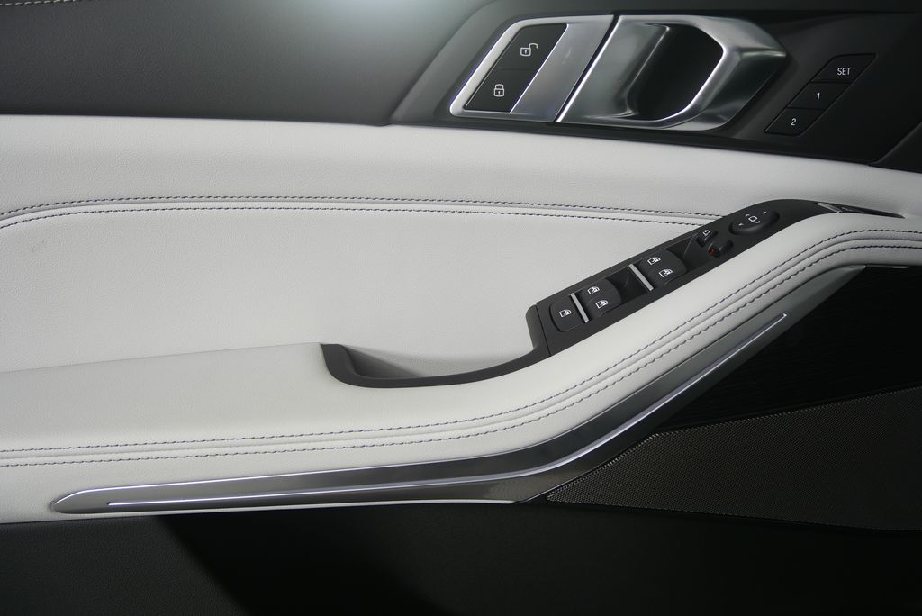 Thumbnail: 2026 BMW X5 - 8