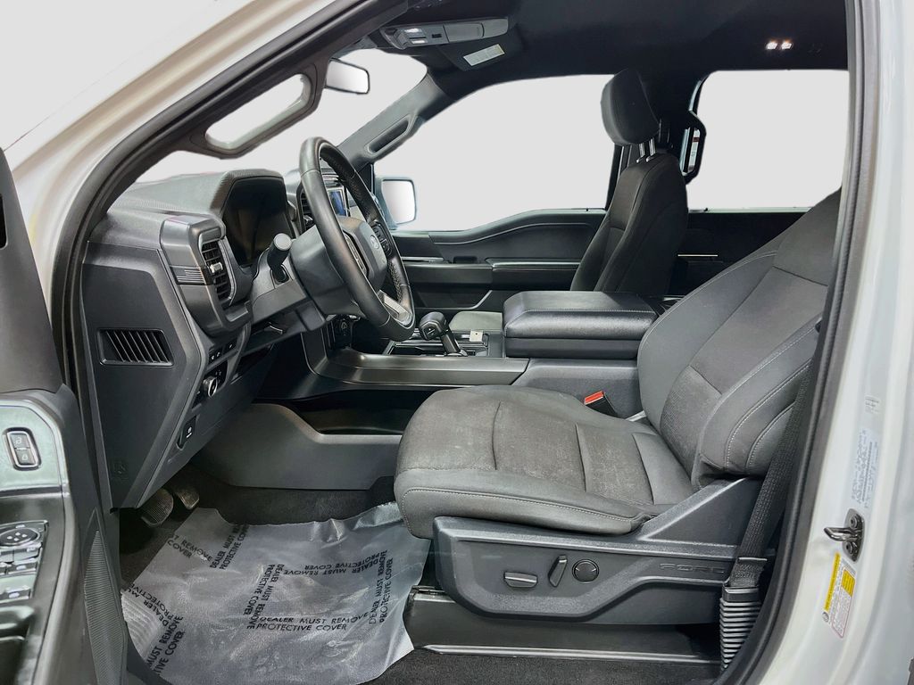 Used 2024 Oxford White Ford XLT image 22