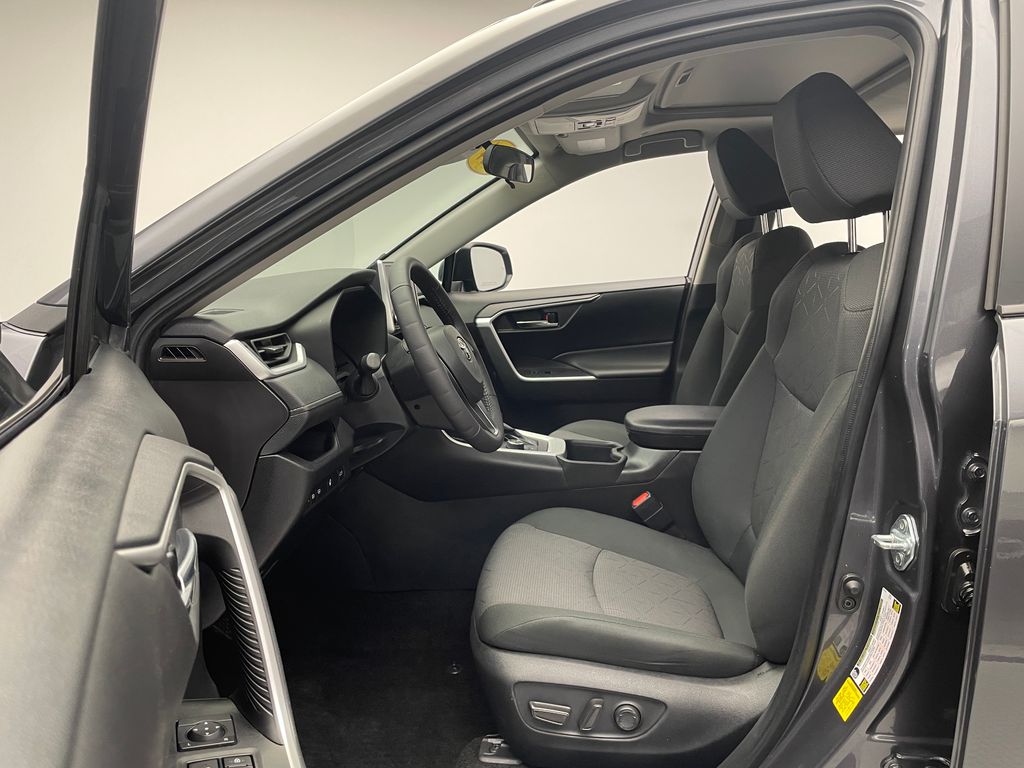 2024 Toyota RAV4 XLE 12