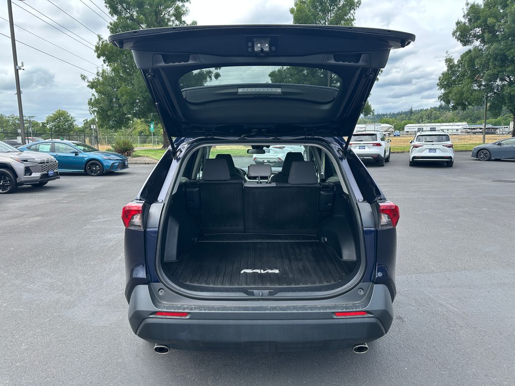 2020 Toyota RAV4 Hybrid XLE