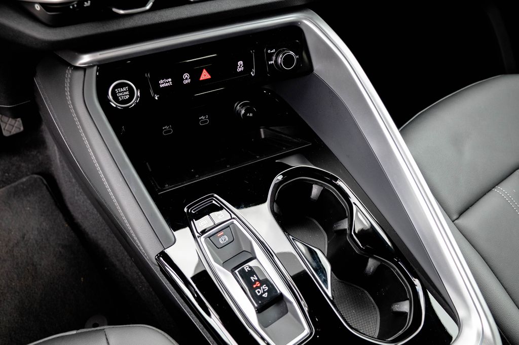 2025 Audi Q5 Premium - Photo 22
