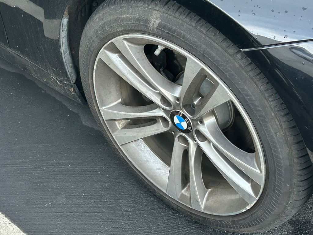 Thumbnail: 2013 BMW 3 Series - 3