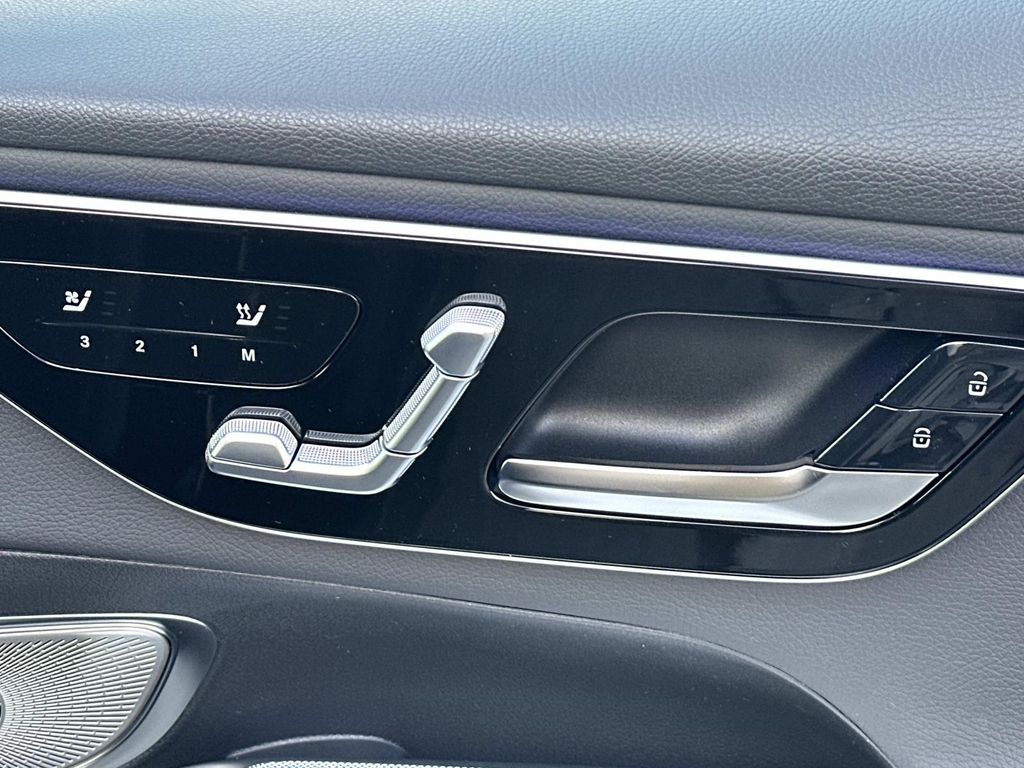 Thumbnail: 2026 Mercedes-Benz GLC - 17