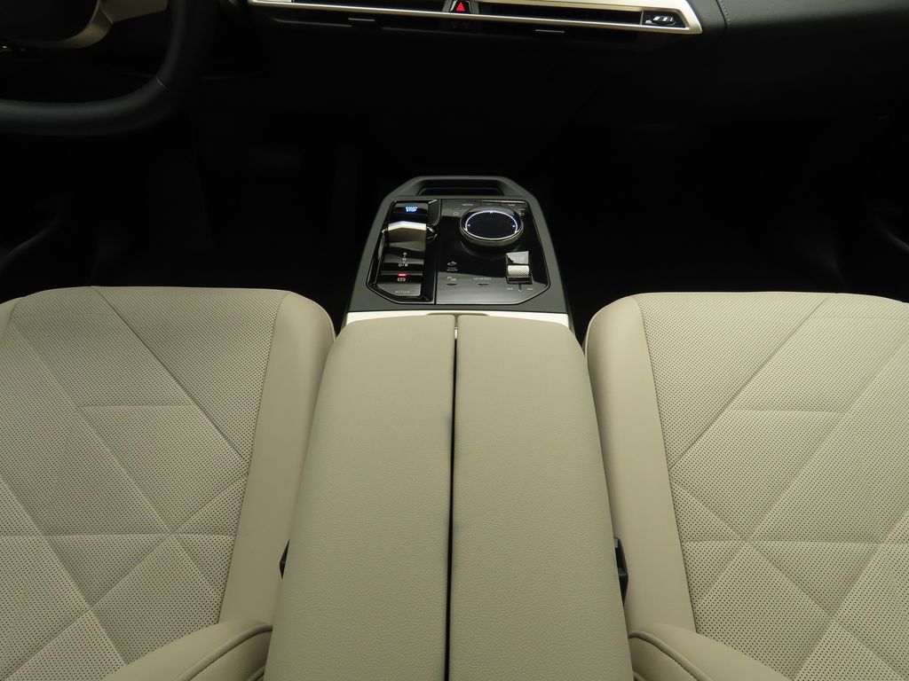 2024 BMW iX xDrive50 16