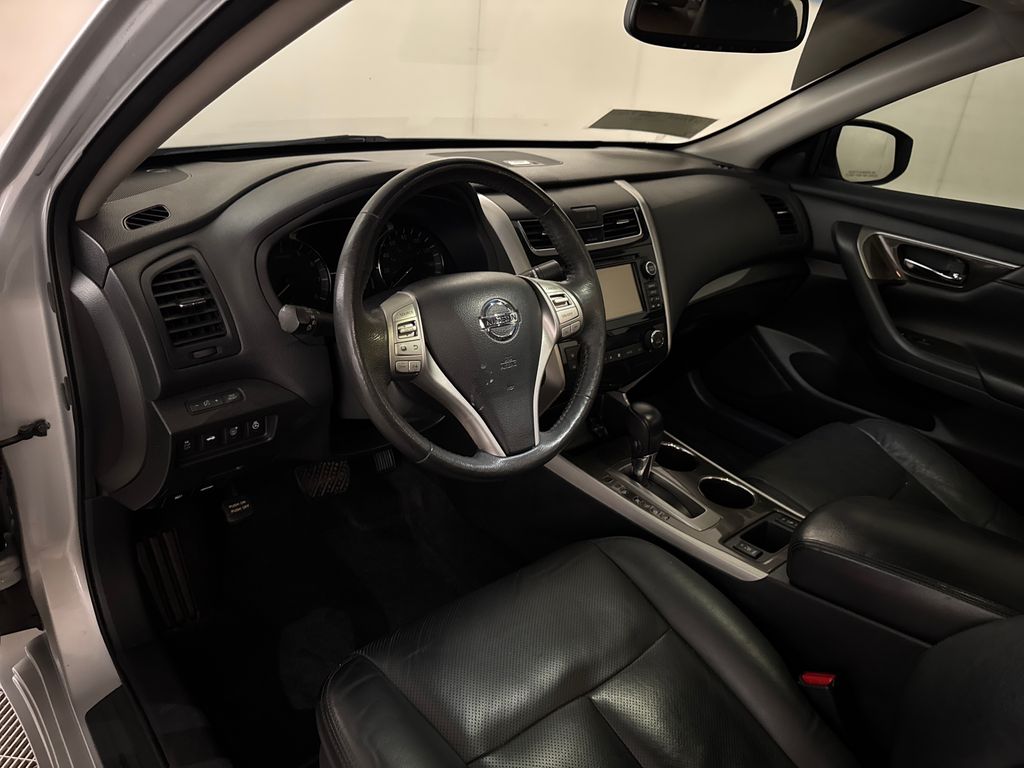 Used 2015 Silver Nissan 2.5 SL image 6