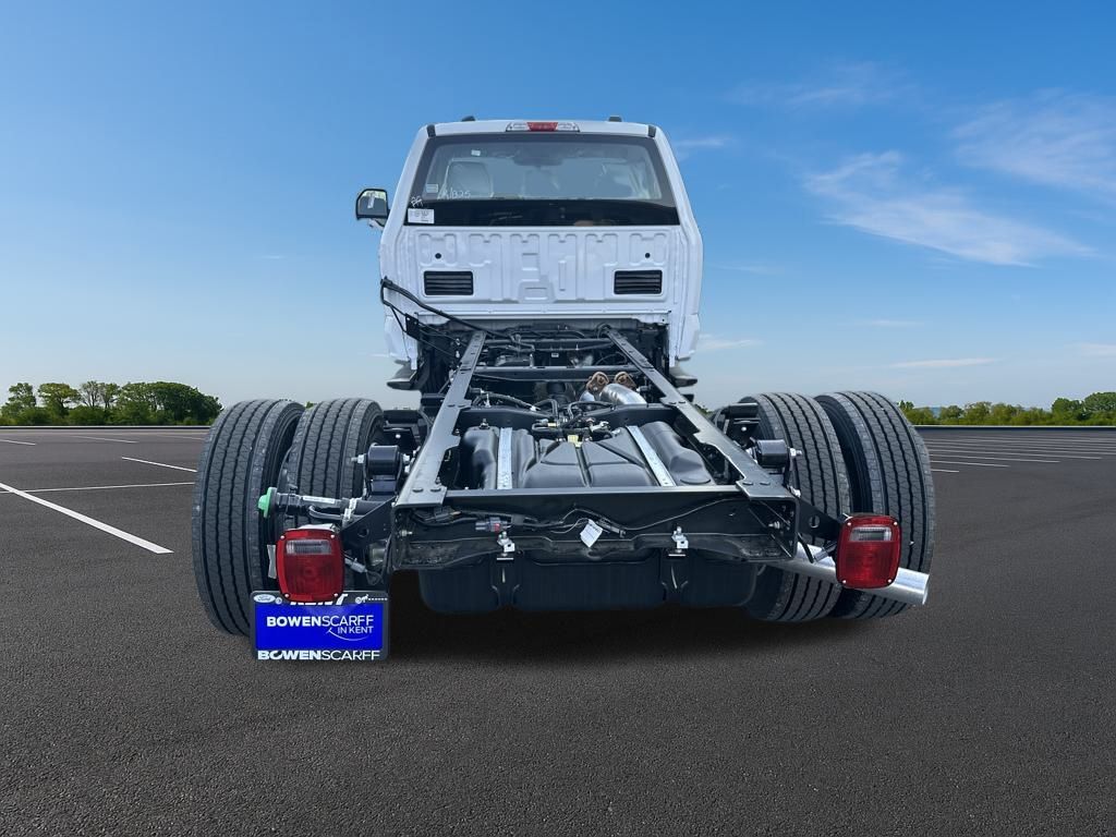 New 2025 Ford Super Duty F-600 Chassis Regular Cab (DRW) 169" Wheelbase XL