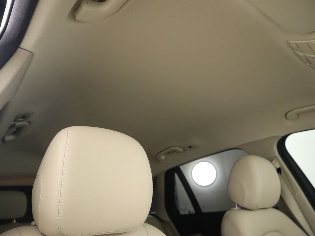 Thumbnail: 2022 Mercedes-Benz GLC - 18