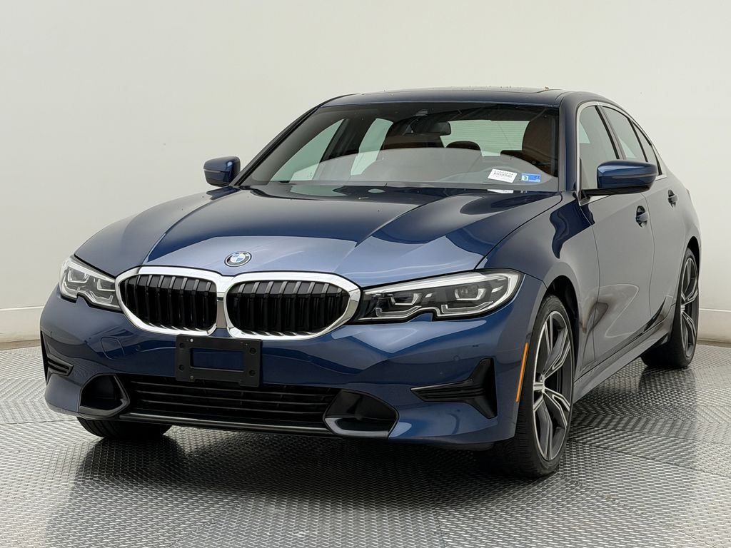 Thumbnail: 2021 BMW 3 Series - 3