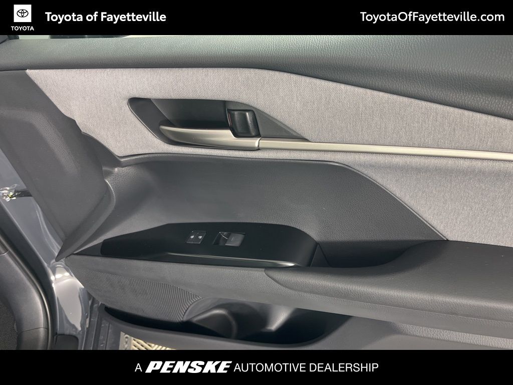 Thumbnail: 2025 Toyota Camry - 9