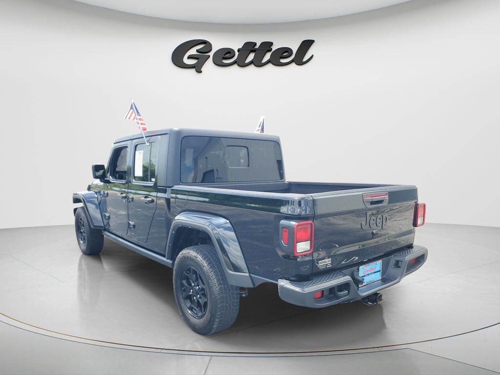 View vehicle photo 6