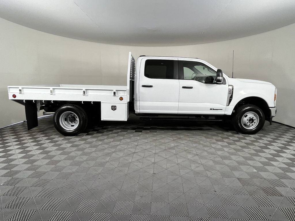 2025 Ford F-350 XL Crew Cab 60 CA 4WD, Scelzi Gooseneck Flatbed 9F0159 for sale #9F0159 - photo 5