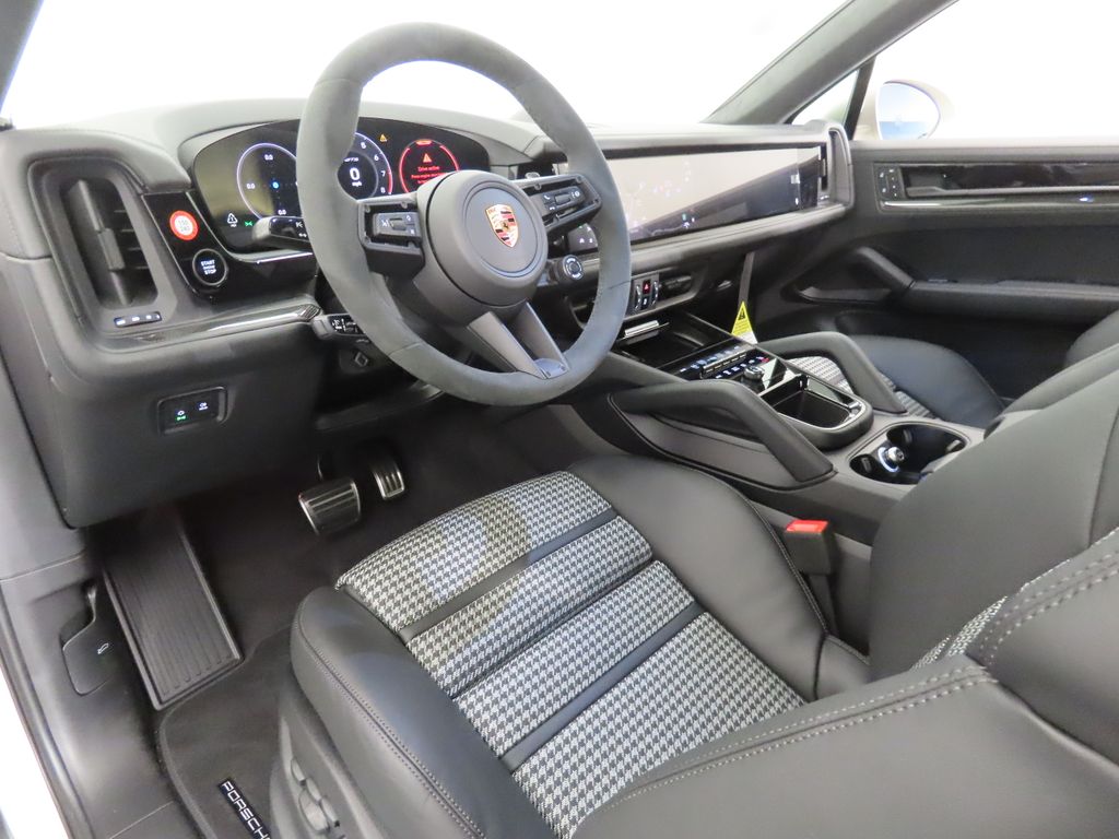 Thumbnail: 2026 Porsche  - 4