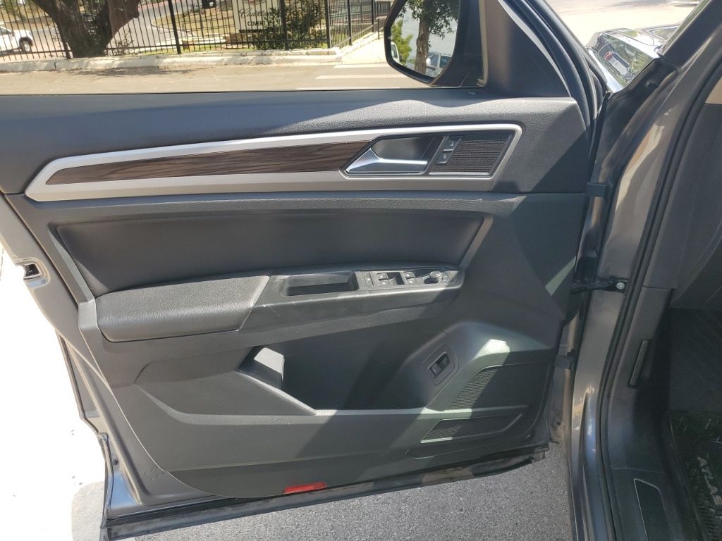 Used Car 2021 Volkswagen Atlas  3.6l V6 Se W/technology For Sale Under $30,000 In Austin, Texas