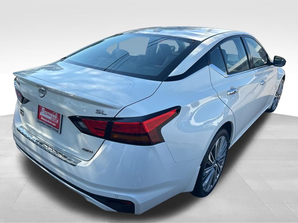 Used 2023 White Nissan 2.5 SL image 7