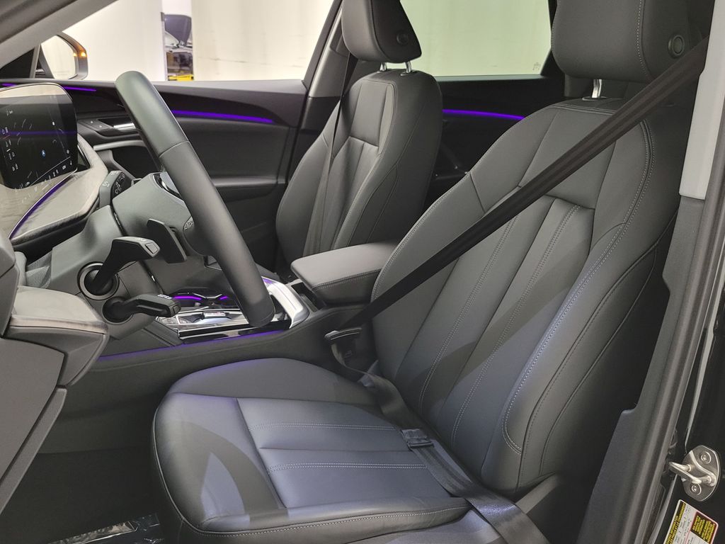 Thumbnail: 2025 Audi Q5 - 25