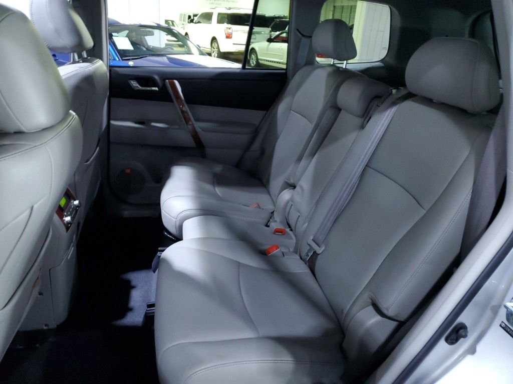 2012 Toyota Highlander Limited 30