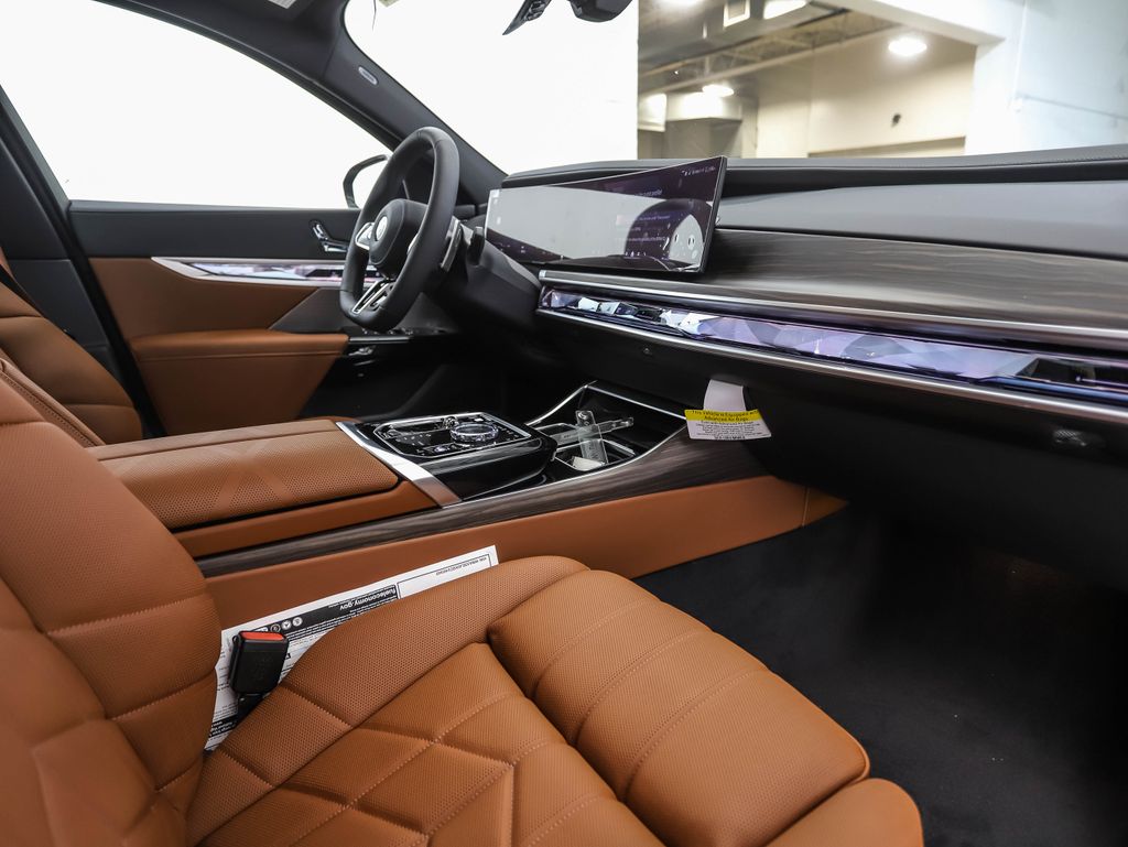 Thumbnail: 2025 BMW 7 Series - 32