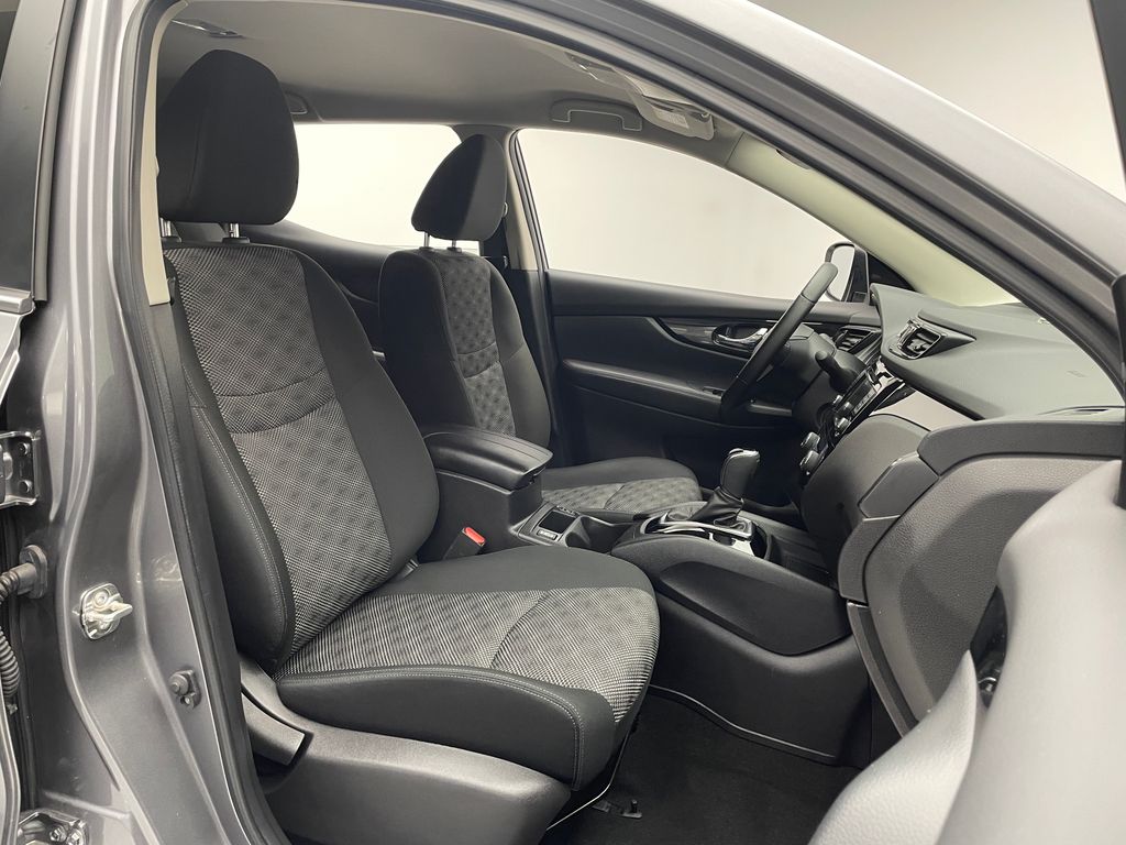 Thumbnail: 2022 Nissan Rogue Sport - 18