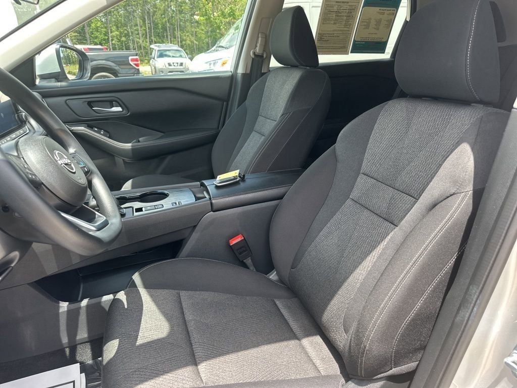 2024 Brilliant Silver Metallic Nissan Rogue SV FWD SUV