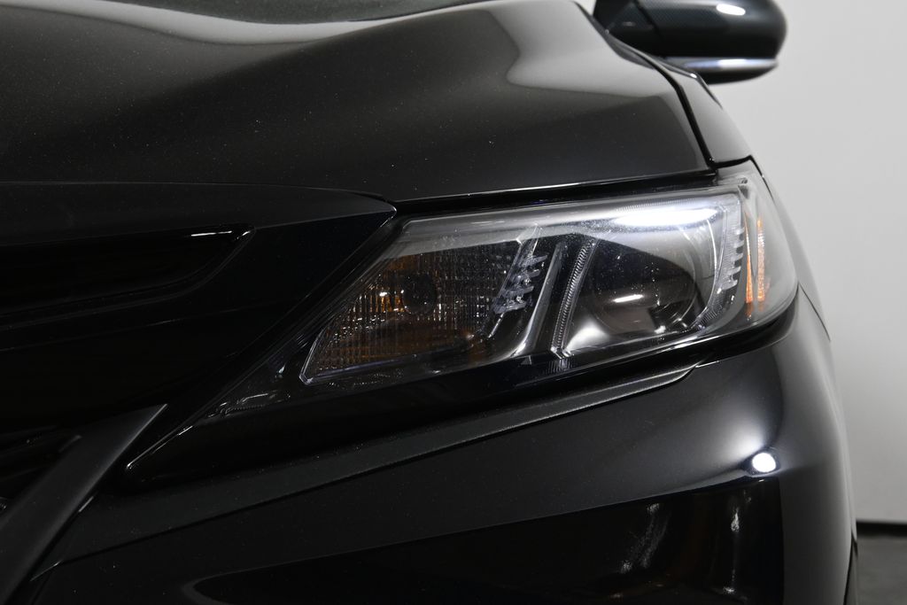 Thumbnail: 2021 Toyota Camry - 12