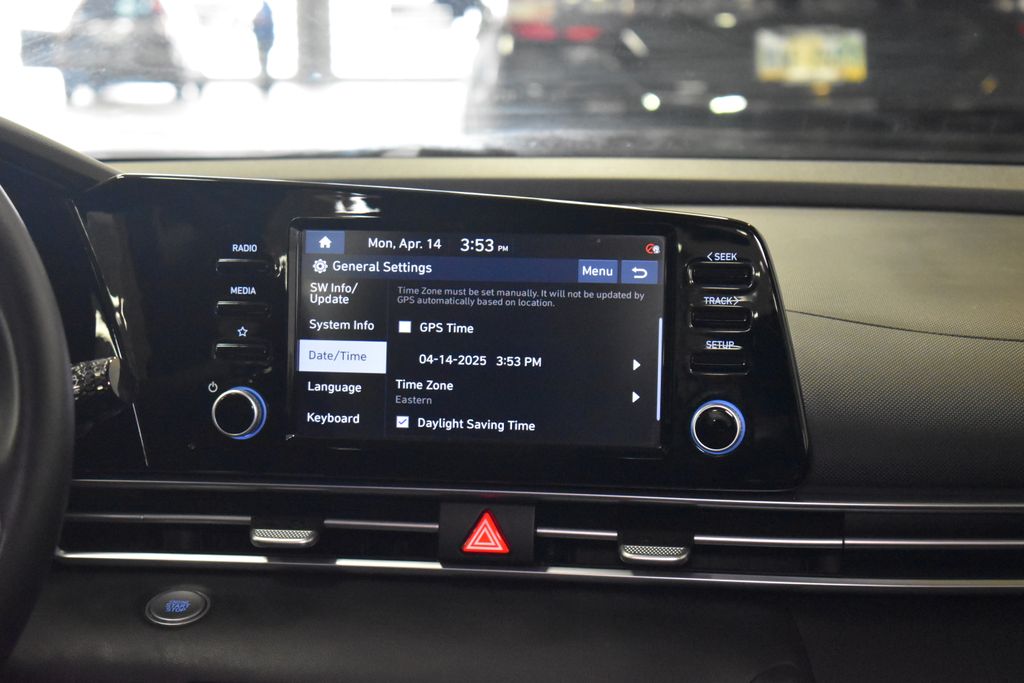 2022 Hyundai Elantra SEL 17