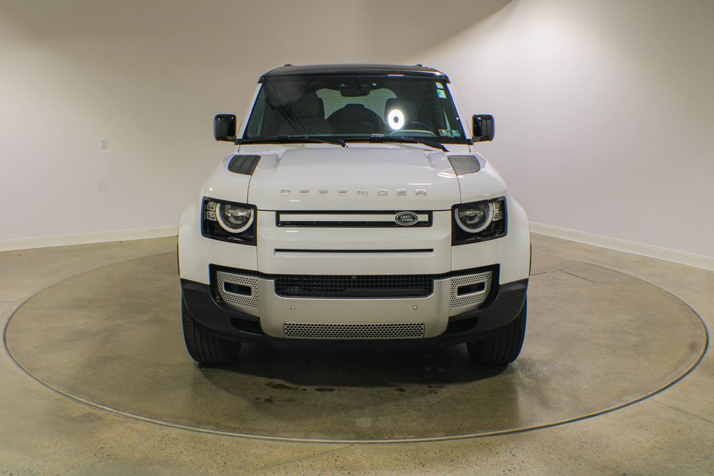 Used 2023  Land Rover S image 9