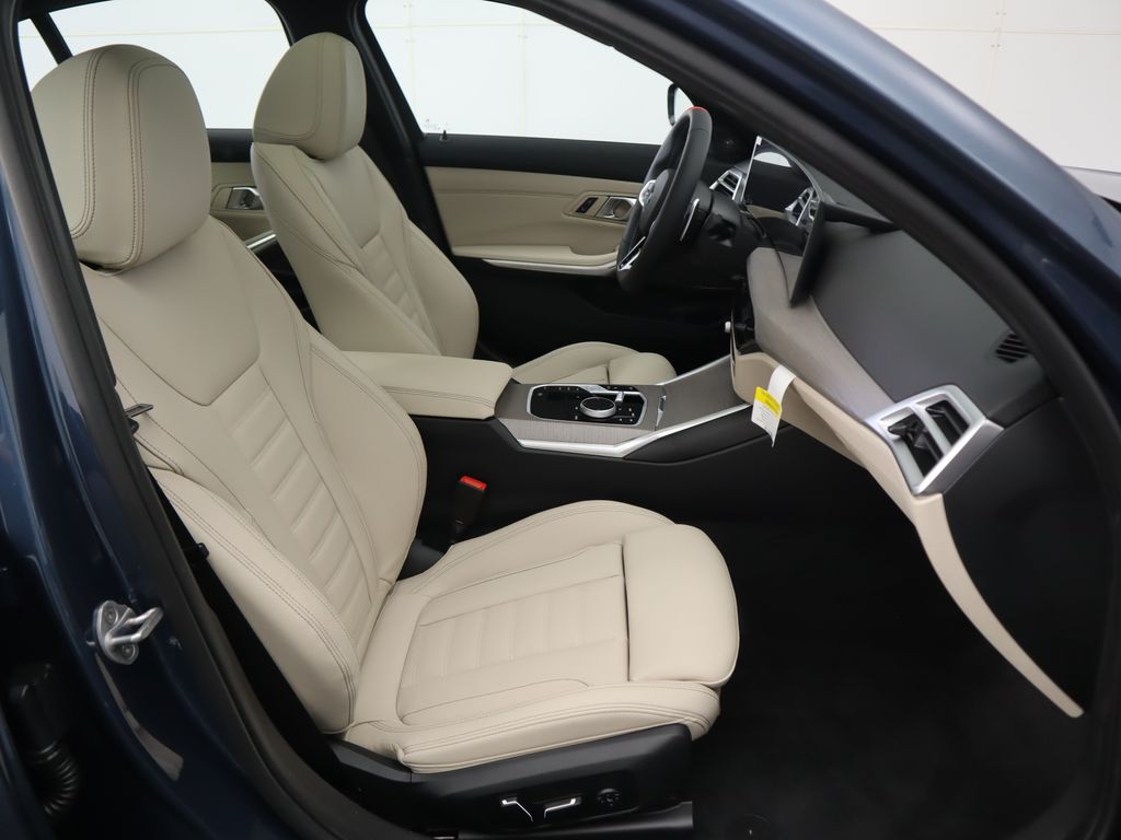 Thumbnail: 2026 BMW 3 Series - 21