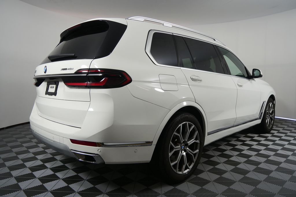2023 BMW X7 xDrive40i 3