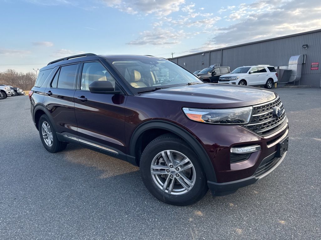 Red (Burgundy Velvet Tinted Clearcoat) 2022 Ford Explorer XLT AWD SUV / Crossover All-Wheel Drive Automatic