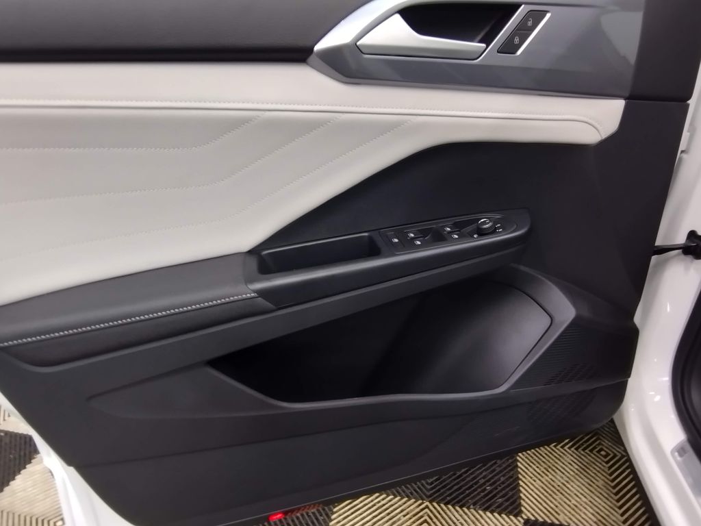 2025 Volkswagen Taos 1.5T SEL