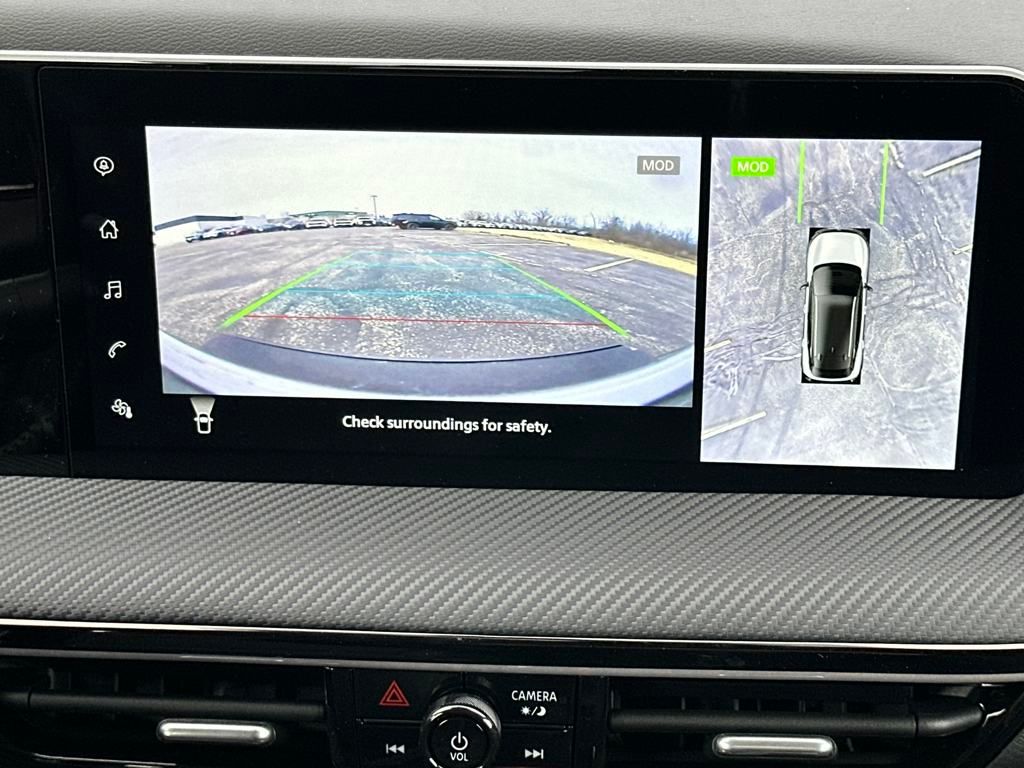 2025 Nissan Kicks SR photo