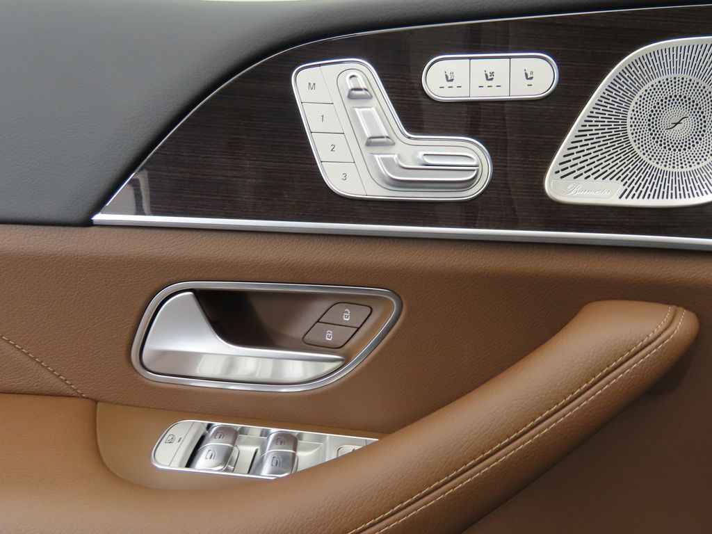 2025 Mercedes-Benz GLS 450 4MATIC 24