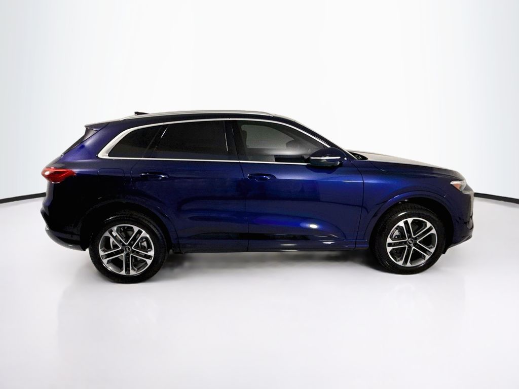Thumbnail: 2026 Audi Q5 - 4