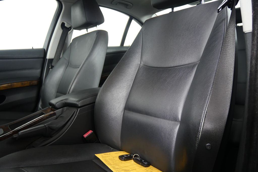 2008 BMW 3 Series 328xi 11