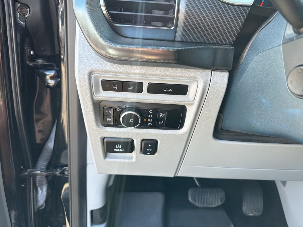 Used 2023 Black Ford Limited image 28