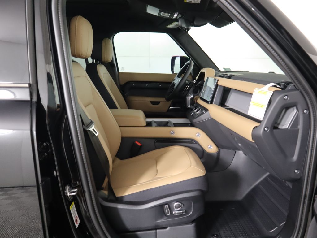 Thumbnail: 2025 Land Rover Defender - 22