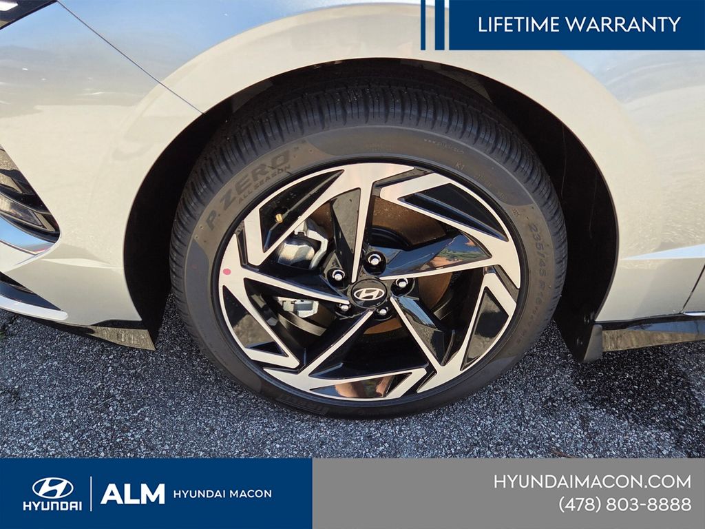 New 2026 Silver Hyundai SEL Sport image 4