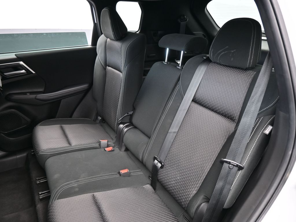 Used 2023 White Mitsubishi ES image 36