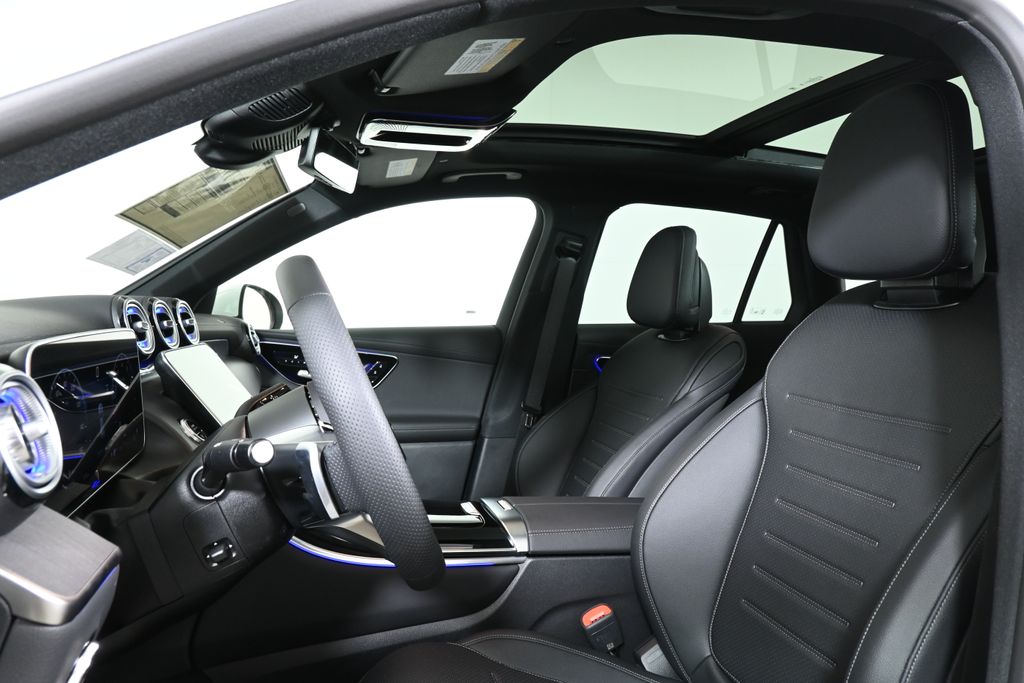 2025 Mercedes-Benz GLC 300 13