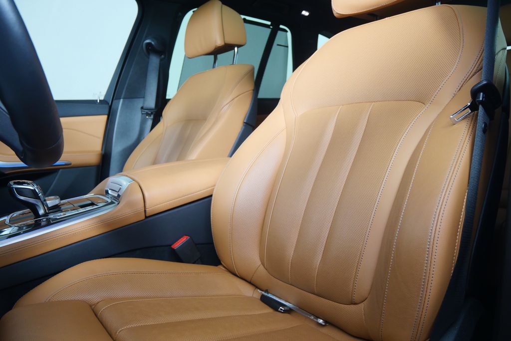 Thumbnail: 2022 BMW X5 - 11