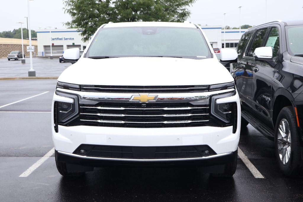 2025 Chevrolet Suburban LT 2