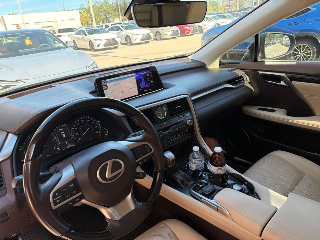 Used 2019  Lexus 350L image 10
