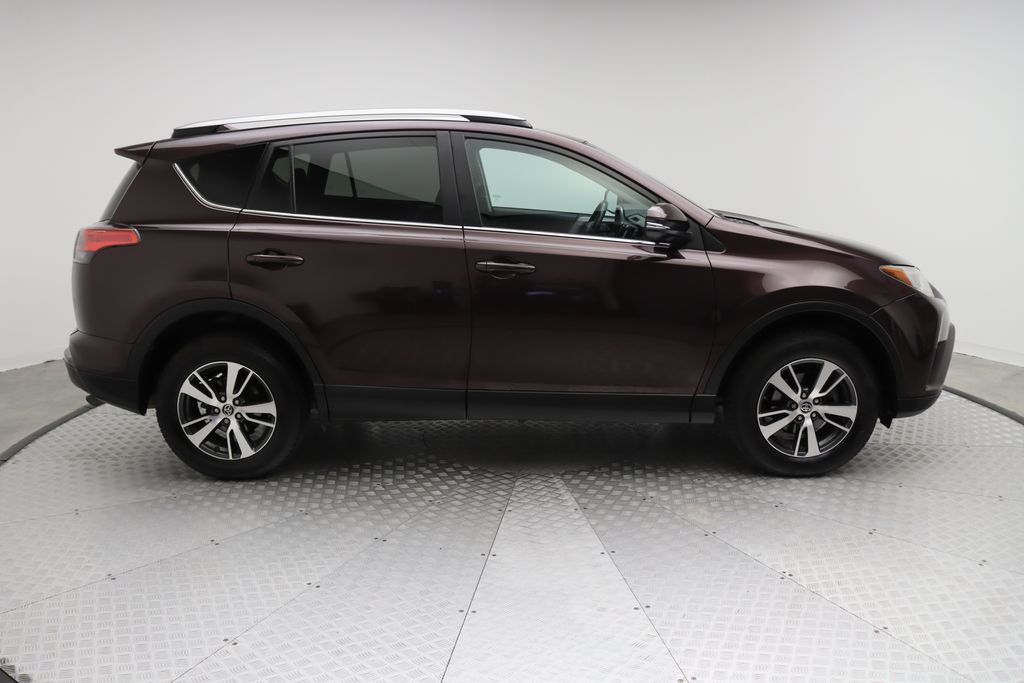 2018 Toyota RAV4 XLE 7