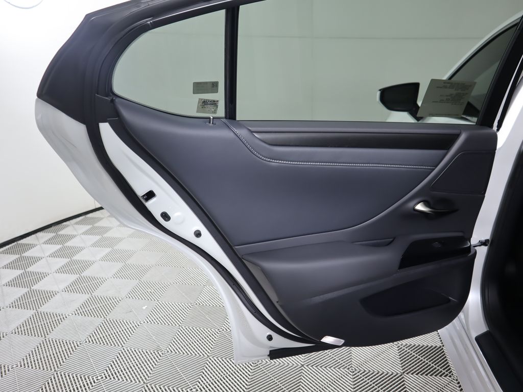 Thumbnail: 2025 Lexus ES - 27