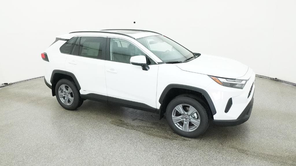 Thumbnail: 2025 Toyota RAV4 - 15