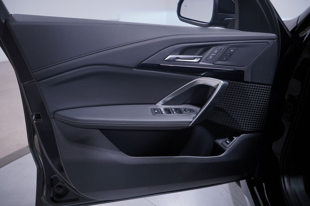Thumbnail: 2025 BMW X1 - 10
