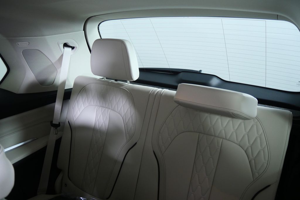 2026 BMW X7 xDrive40i 19