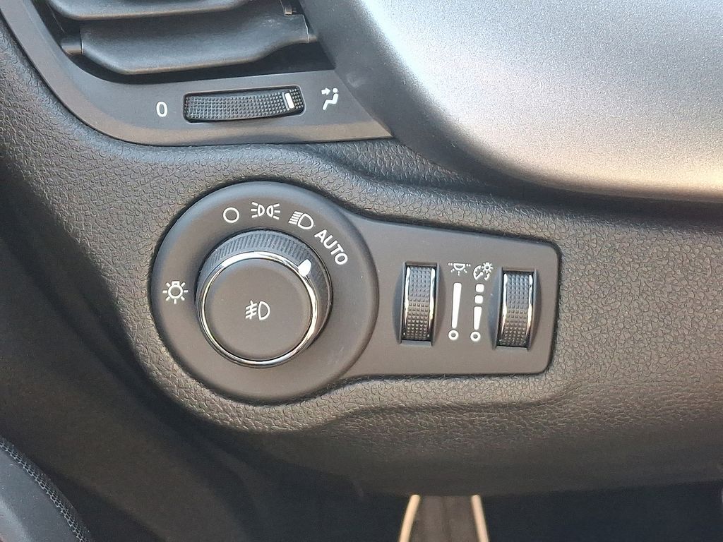 Thumbnail: 2021 Fiat 500X - 25