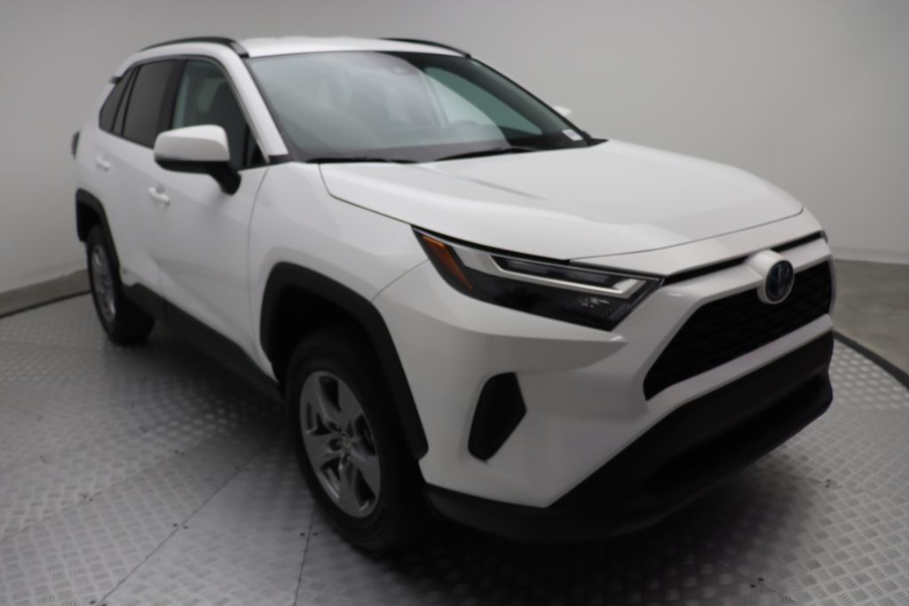 2024 Toyota RAV4 LE 6